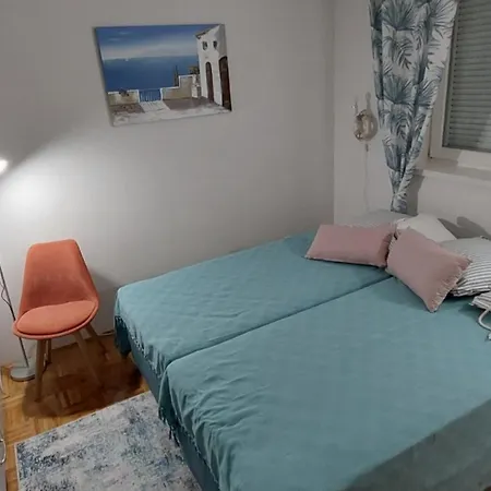 Apartman Charming Beachfront - One Bedroom Crikvenica