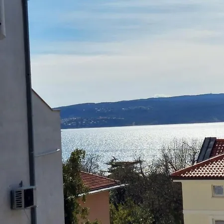 Charming Beachfront - One Bedroom Apartman