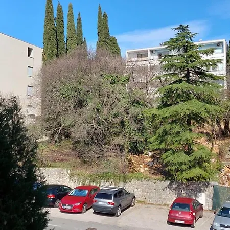 Charming Beachfront - One Bedroom Apartman