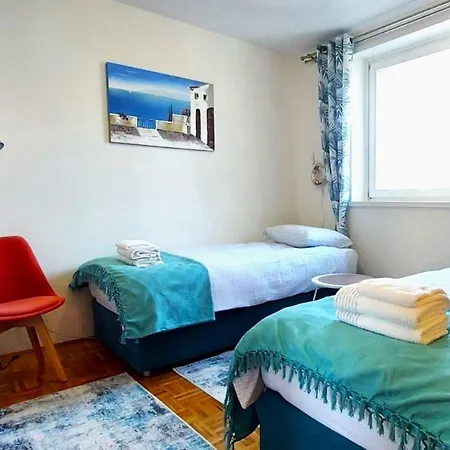 Apartman Charming Beachfront - One Bedroom